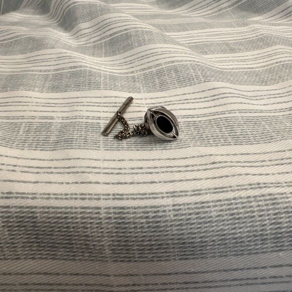 Vintage Tie Tac Tie Pin Tie Tack Silver Tone L#105 Black Center Swank - Picture 1 of 5